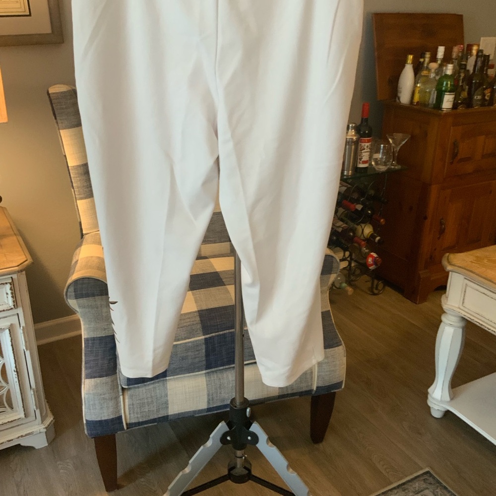 Denim&Co Women's Crisp White Cropped Pants - Picture 3 of 3